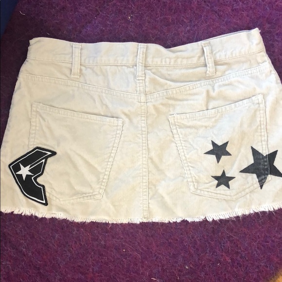 Famous Stars & Straps mini skirt Milla Jovovich - Picture 10 of 10